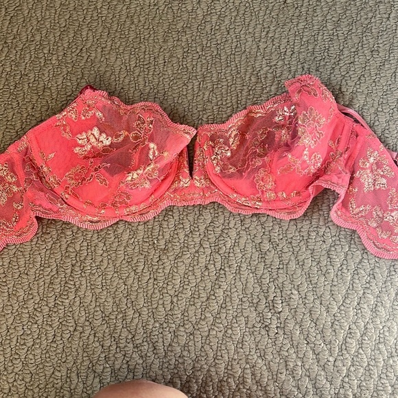 Victoria secret bra Pink Lace size 32D - Picture 1 of 3